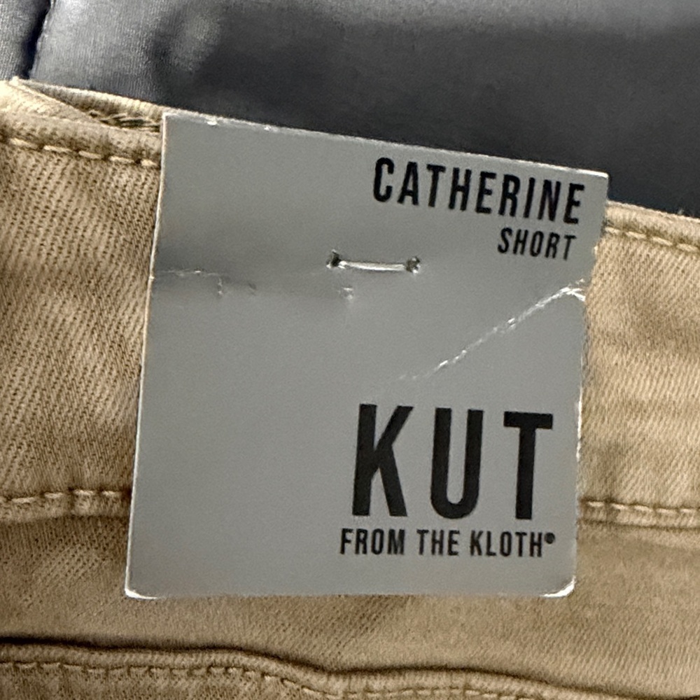 KUT from the Kloth Catherine shorts. Size 18 - Picture 2 of 6
